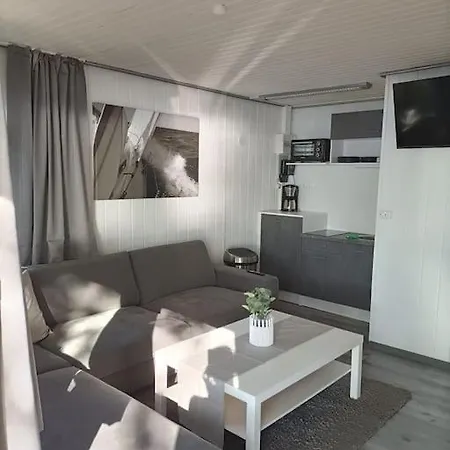 Дом отдыха Traumhafter Wasserblick Klein Stromkendorf